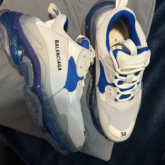 Balenciaga Triple S - Picture 3 of 3